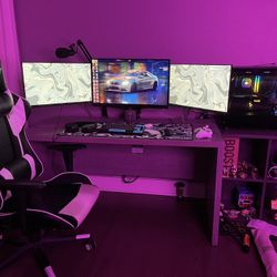 TRIPPLE MONITOR GAMING SETUP