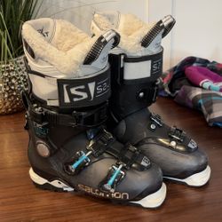 Salomon Black Fur-Lined Ski Boots
