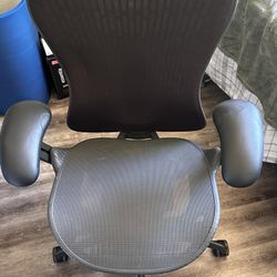 Herman Miller Mirra 2 - Excellent Conditions Fully loaded. Retails $1240