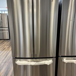 GE 33 Inches Wide French Door Refrigerator W/ Internal Water Dispenser