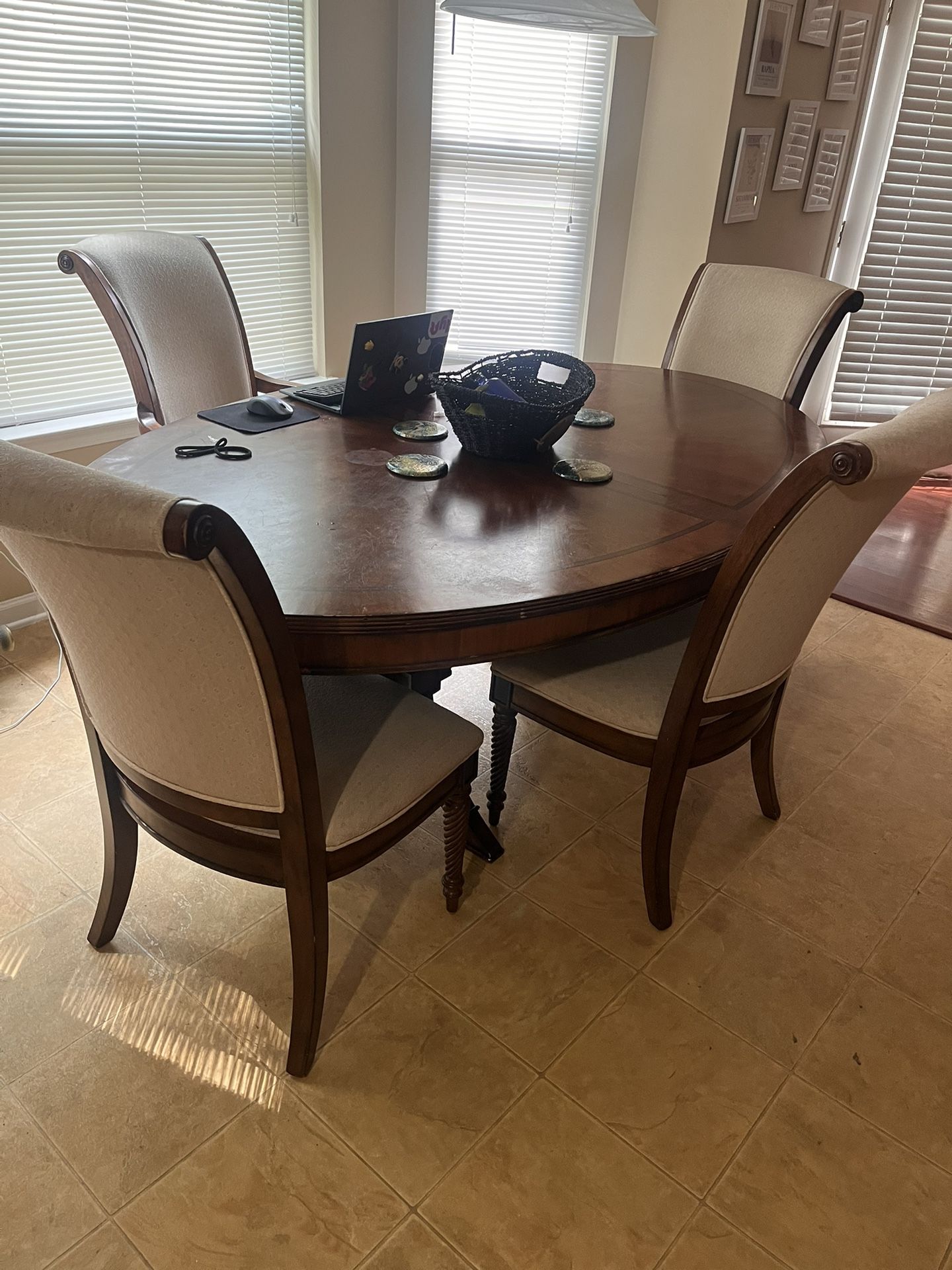 5 Piece Dining room Table Set
