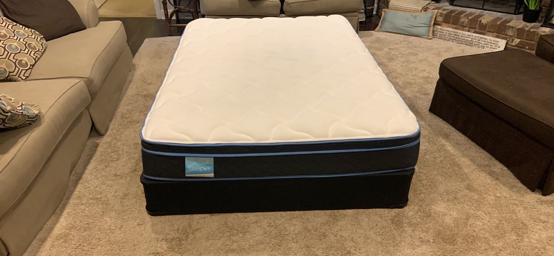 Sleepy’s Calm Full Size Memory Foam Mattress and Boxsprings