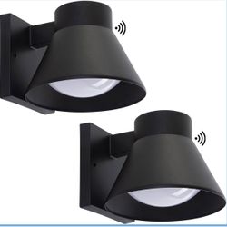UME 2 Pack LED Outdoor Wall Light Fixtures, Dusk to Dawn Outdoor Wall Lantern, Exterior Waterproof Wall Sconce Light Fixtures, Black Front Porch Light