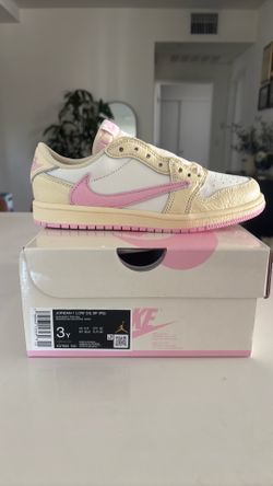 Travis Scott Jordan 1