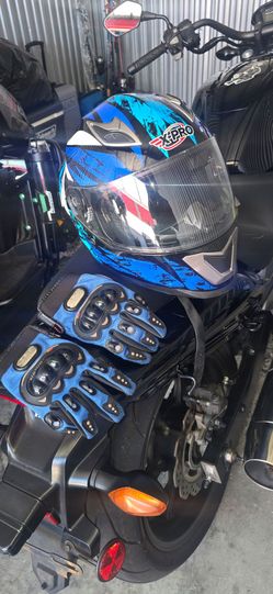 Motocycle helmets and cloves