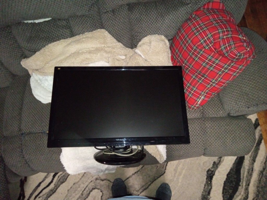 ViewSonic 27 In Monitor LCD...HDMI And Pin