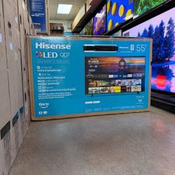 55 inch Hisense QLED 4K UHD Smart TV with HDR with Store Warranty and Financing Available