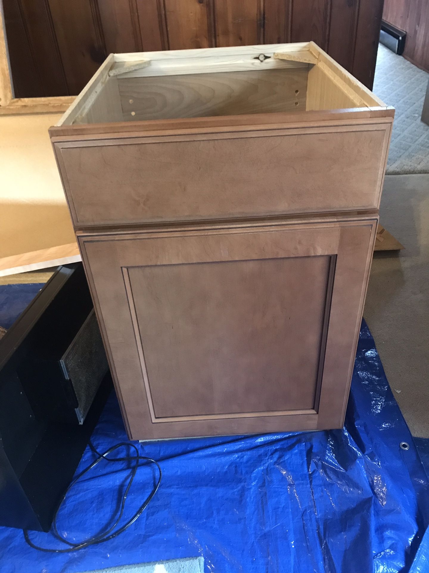 Brand new 24” kitchen cabinet