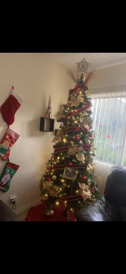 7.5 Fit Slim Wesley Spruce Led Lit Tree