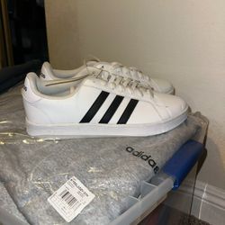 Adidas Sneakers Size 10 Or 12