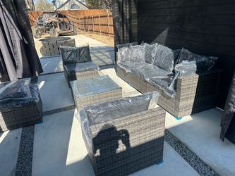 New inbox 7-piece patio furniture with cushions (we finance and deliver)
