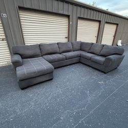 LIKE-NEW Gray Ashley Homestores Sectional Couch | Curbside Delivery Included
