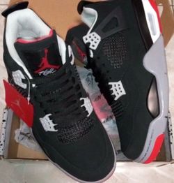 Bred Jordan 4