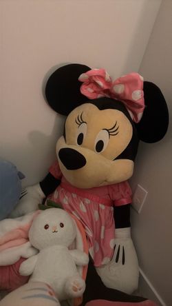 Jumbo size Human Height Minnie Mouse