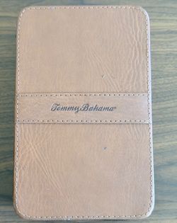 Tommy Bahama faux leather Brown Zippered travel cigar case (humidor case)