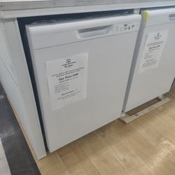 $389(MSRP$569) GE Built-In Front Control Dishwasher in White With Dry Boost and Water Leak Sensor