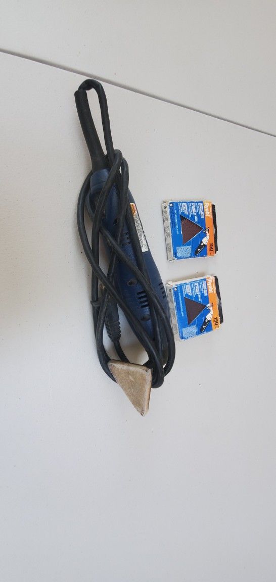 Triangle Detail Sanding With Sanding Sheets