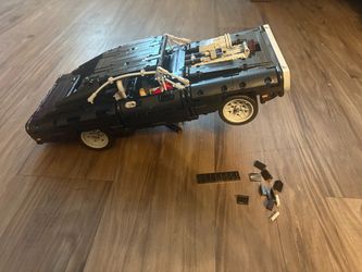 LEGO Technic Dom’s Dodge Charger #42111