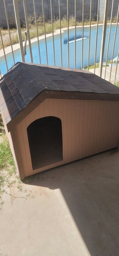 Dog House 34x 45