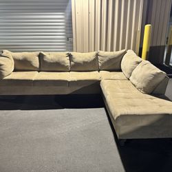 Sectional couch- Beige/brown