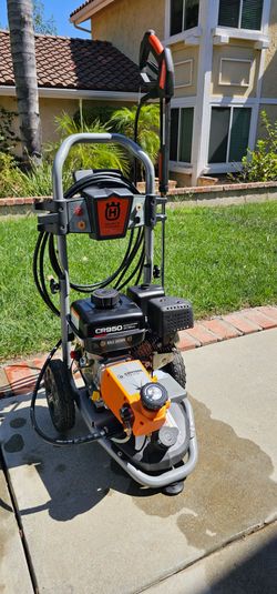 Commercial grade Husqvarna 3200 PSI Gas Pressure Washer (Excellent Condition / Tuned Up)