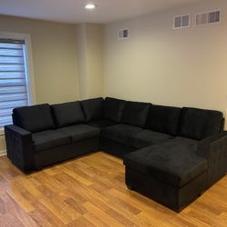 Sectional With Pullout Sleeper