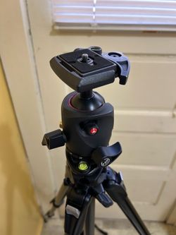 Manfrotto carbon fiber tripod with XPRO ball head