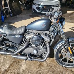 Harley Davidson Iron 