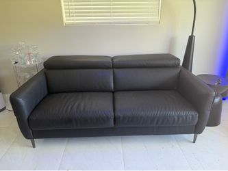 Modani couch