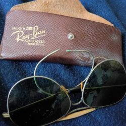 Ray-Ban Sunglasses Vintage With Leather Case