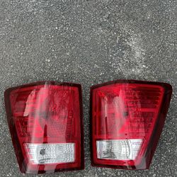 05-10 Jeep Grand Cherokee Wk1 Tail Lights 