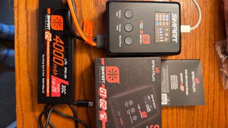 NEW Spektrum S100 Smart Charger & G2 2S 4000mAh LiPo Battery Bundle