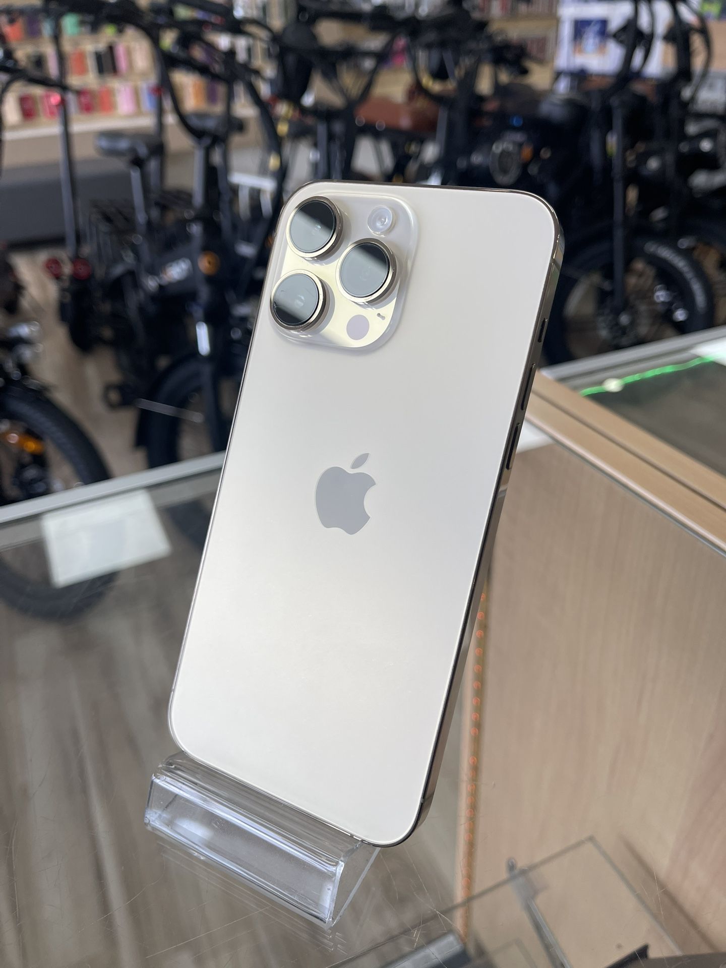 Gold iPhone 14 Pro Max! Fully Unlocked Can Be Used With Any Carrier! Shop Without Using Credit! $0 To $100 Down To Take It Today!