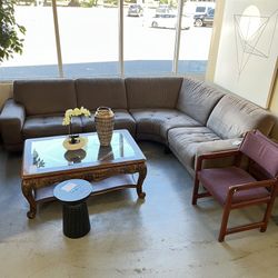 Brown Curved Sectional Couch (in Store)
