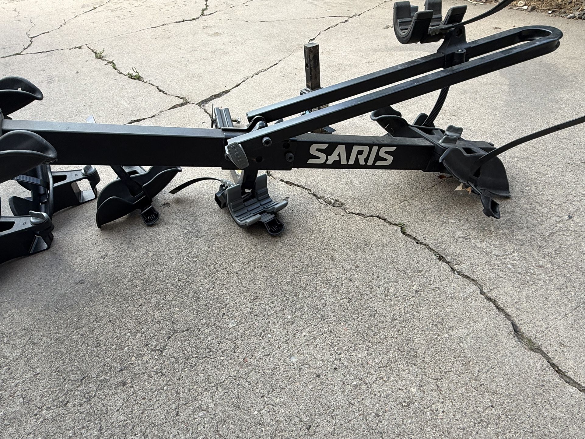 Saris Multi-bike Hitch Rack
