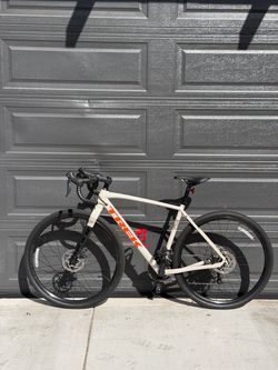 Trek Checkpoint Gravel Bike – Size 54
