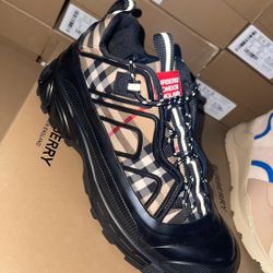Burberry Sneakers 