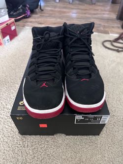 Size 11 Jordans. Very good condition.