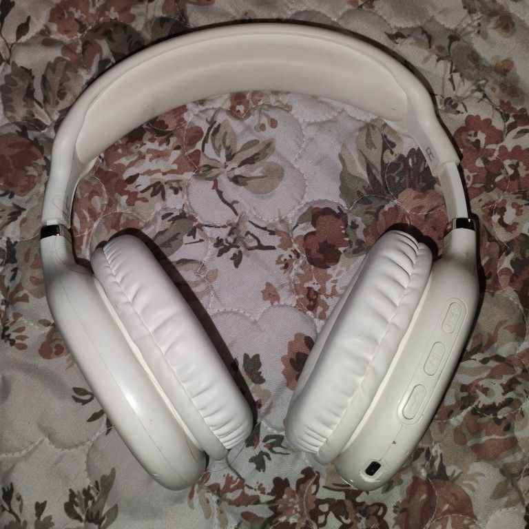 Headphones 🎧