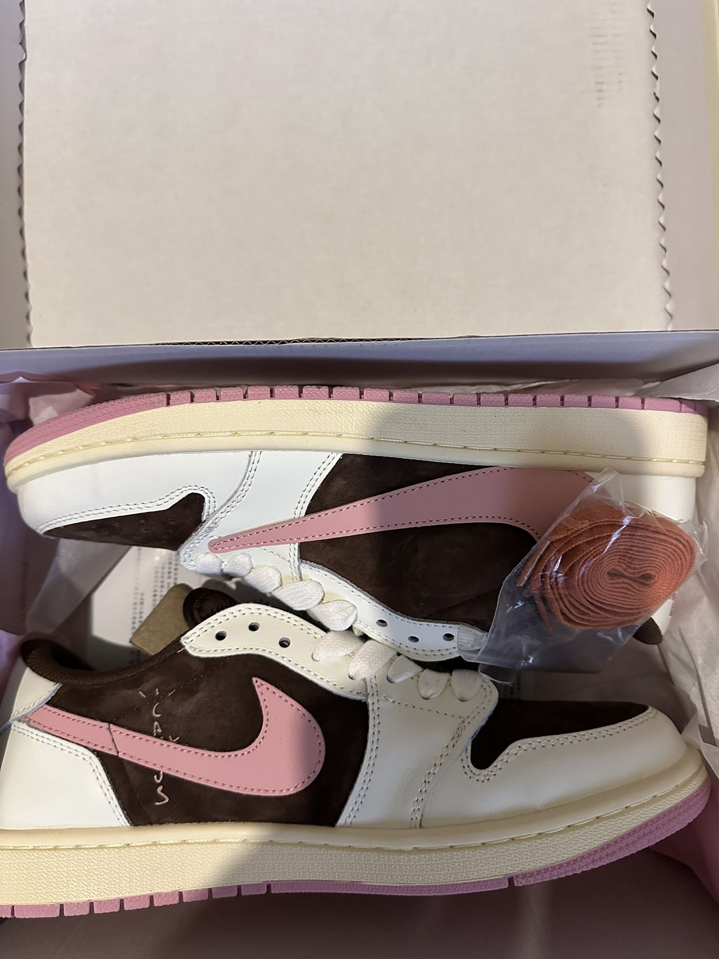 Jordan 1 Travis Scott Dark Pony 2025