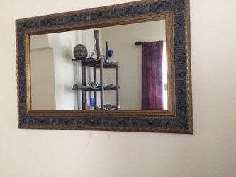 Antique detailed mirror