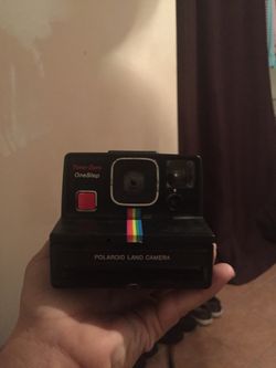 VINTAGE INSTANT POLARIOD LAND CAMERA