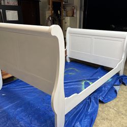 525.00 OBO Refinished Chabby Chic Queen Sleigh Bed Frame