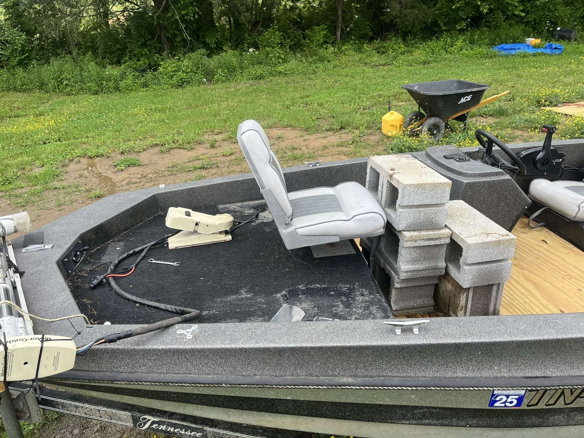 1998 astroglass bass boat