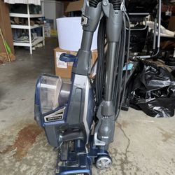 Shark Rocket Deluxe Pro