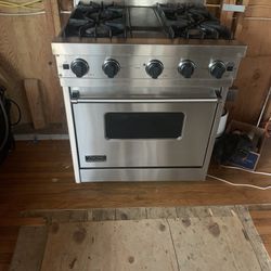 Viking 4 Burner Stove/Oven