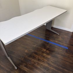 Home Office Desk – Minimalist Design