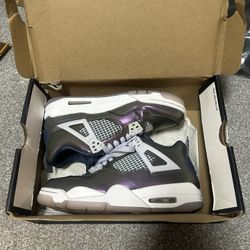 Jordan 4 Retro Monsoon Blue GS Size (7W/5.5Y) very good condition, Retail $245+