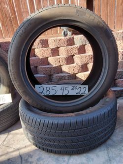 285/45ZR22 All-Season Tires – Set of 2