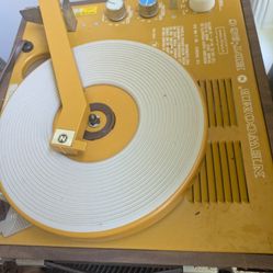 Vintage Record Player (Broken)